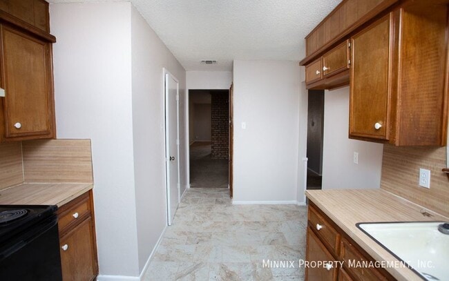 Photo - 1103 80th St