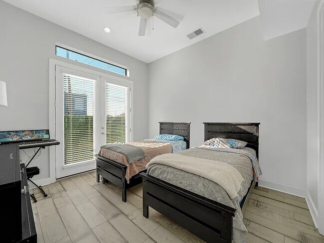 Photo - 1814 Thompson St