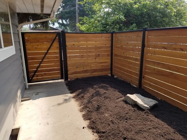 Building Photo - 14728LAa Unit A