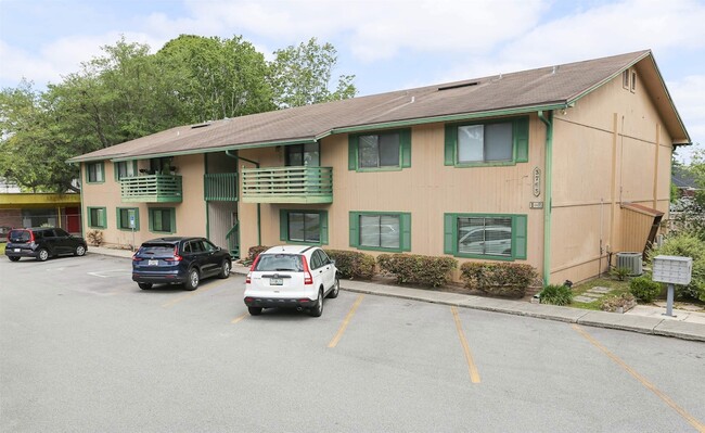 Building Photo - 3765 Crown Point Rd Unit 4 Rental