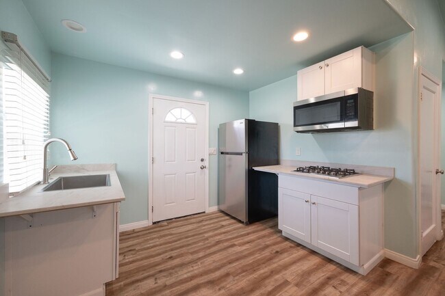 Photo - Super cute fully furnished studios now ava...