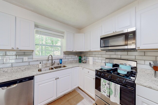 Photo - 1963 Overton Trl