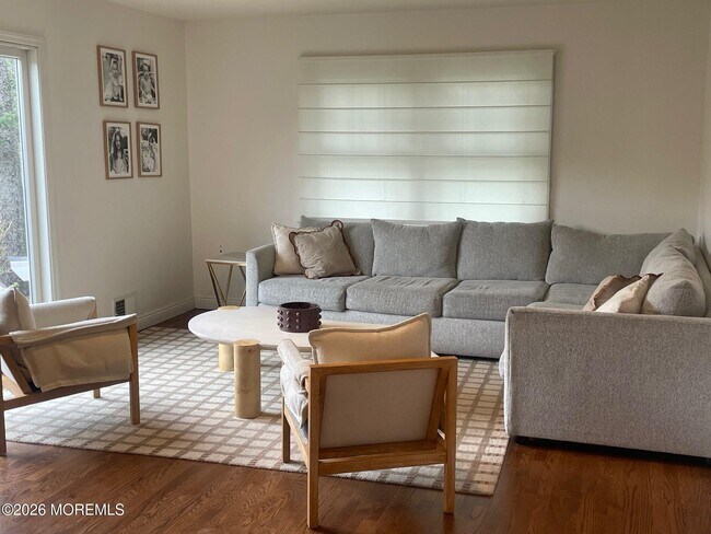 Photo - 81 Hollywood Ave