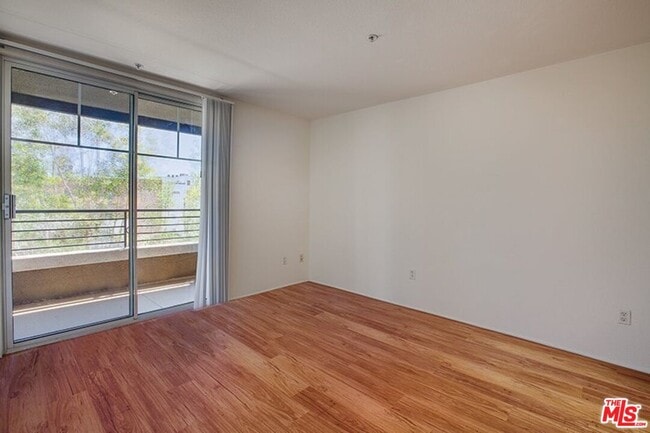 Photo - 5553 W 6th St Unit 2-405