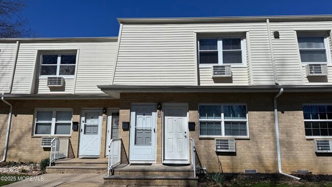 Building Photo - 90 White St Unit D