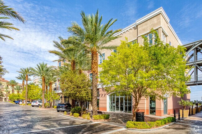 2260-2270 Village Walk Dr - The District Condominiums