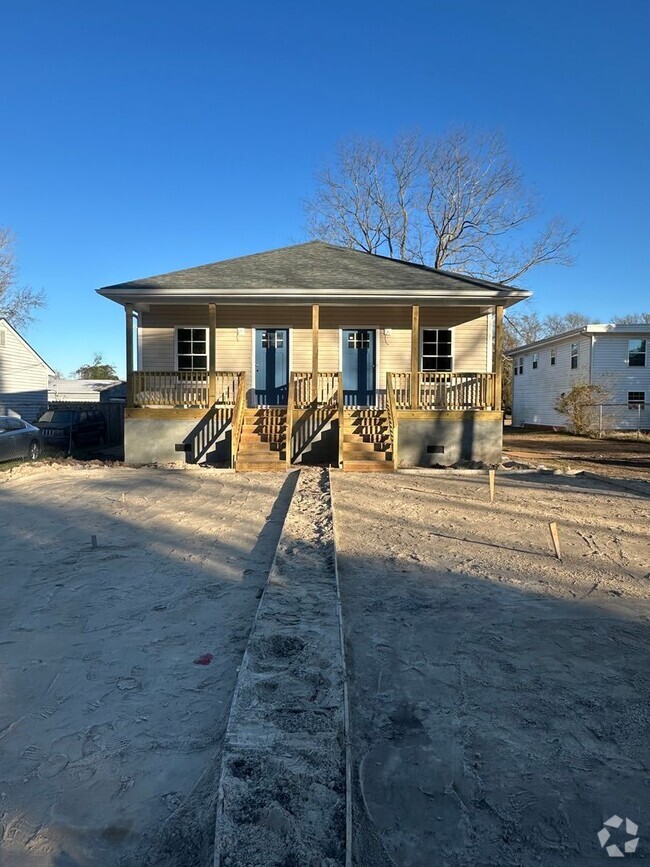 Building Photo - 906 Fort Totten Dr Rental