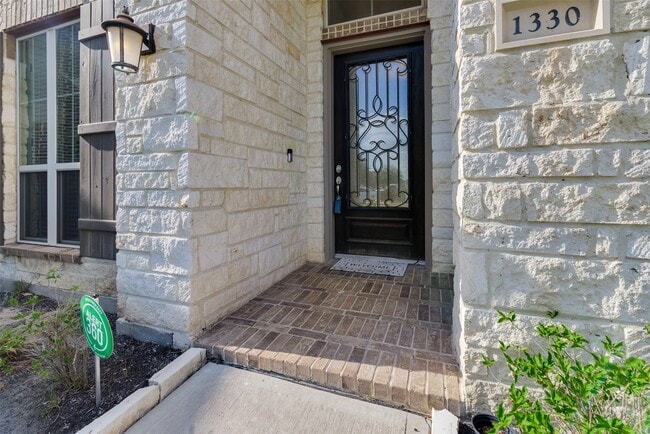 Photo - 1330 Watercrest Park Ln