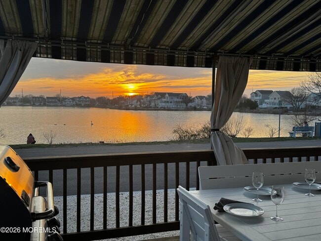 Building Photo - 106 Makin Ave