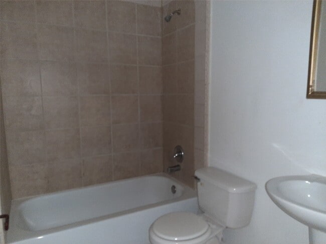 Photo - 4542 Otterbury Dr Unidad C