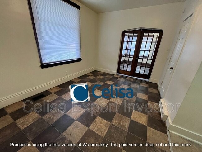 Building Photo - 1013 Stophlet St Unit 1