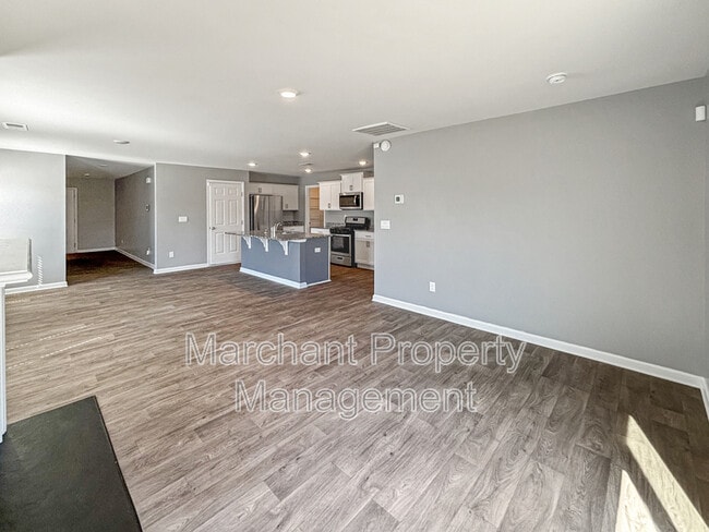 Photo - 106 Green Oak Dr