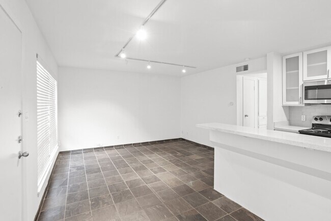 Photo - 3602 Garrott St Unit 7