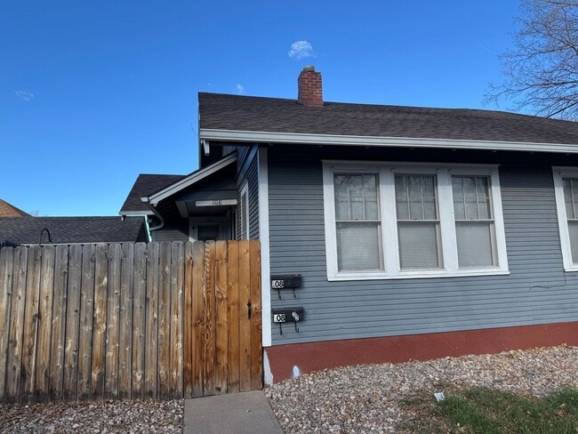 Building Photo - 108-110 Garfield St. Unit 108 1/2 Garfield St.