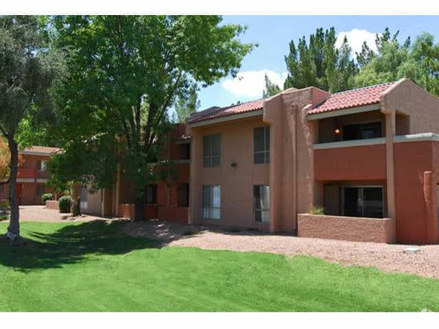 Court Yard - Sono Tempe