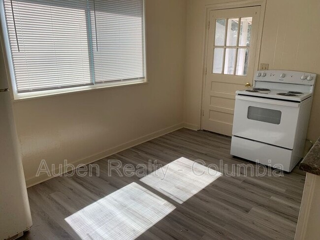 Photo - 1614 Oak St