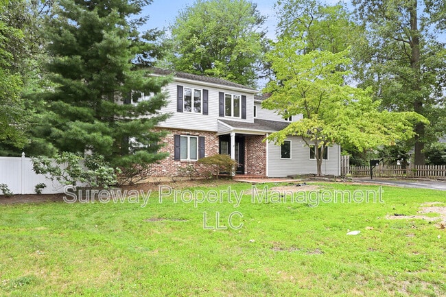 Building Photo - 342 Quaker Rd