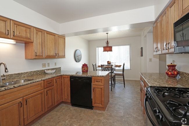 2BR, 2BA - 1640 SF (A1 C)