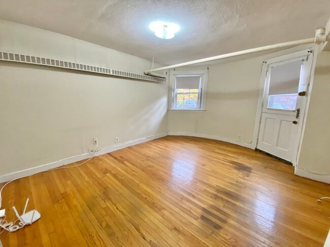 Photo - 1589 Beacon St Unit B