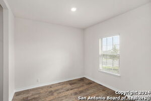 Photo - 5035 Punch Shot