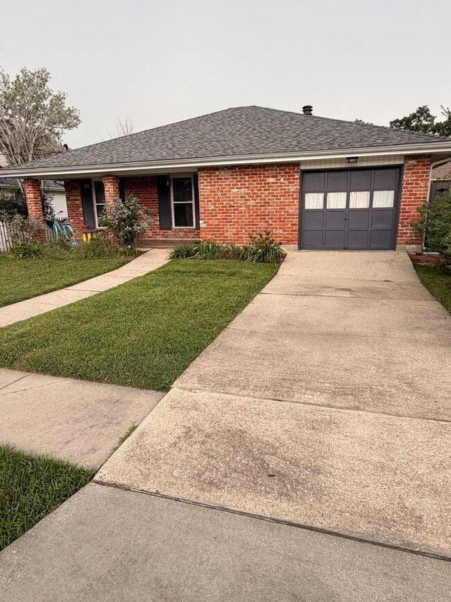 Building Photo - Spacious 3BD/2BA Single Family Home in Metairie.