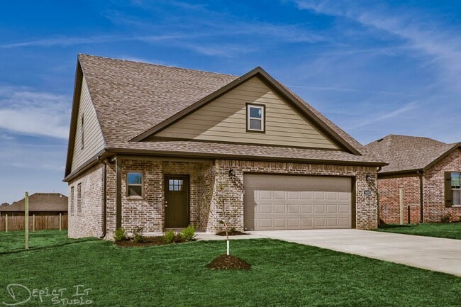 BEAUTIFUL BENTONVILLE HOME - LARGE FENCED ... - BEAUTIFUL BENTONVILLE HOME - LARGE FENCED ...