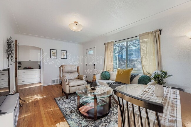 Building Photo - 2928 Milwaukee St