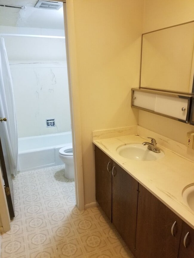 Photo - SINGLE FAMILY HOUSING -  2 bed/1 bath just off of University Parkway in Orem Unidad 5