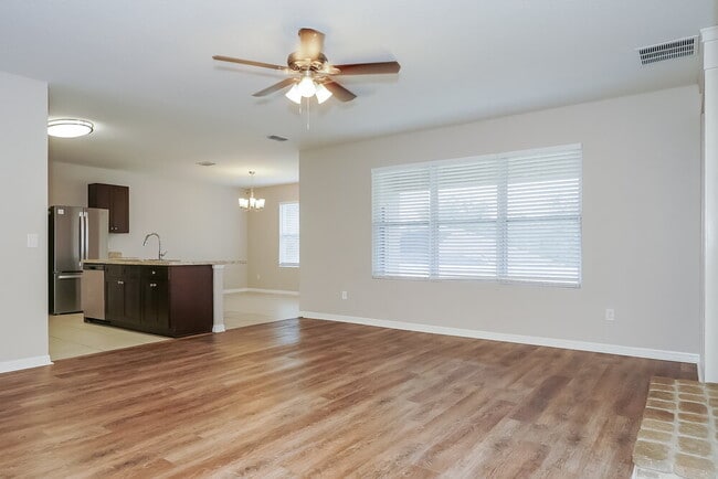 102 Serenola Ct