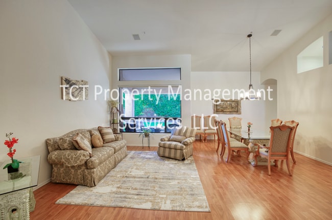 Photo - Spacious Four Bedroom Home in Scottsdale