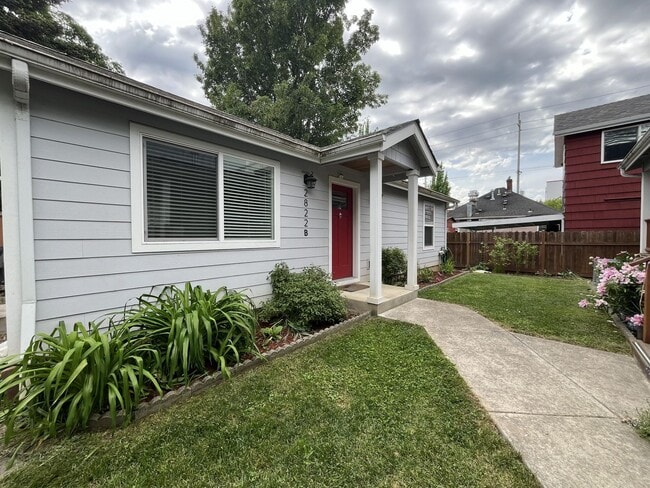 Photo - Modern Kerns 2BD ADU - Walk to Portland's Best Dining, Coffee and Nightlife