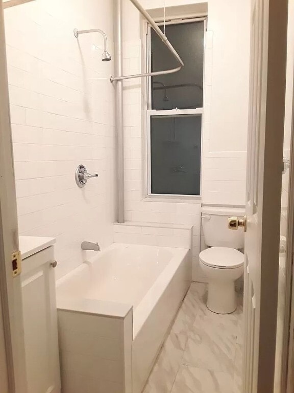676 St Nicholas Ave Unit 3
