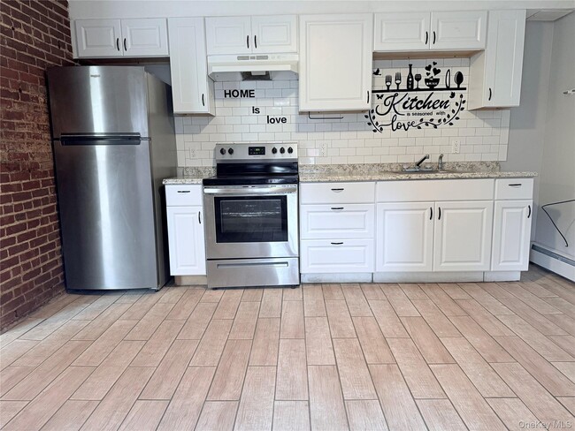 Building Photo - 14 Dubois St