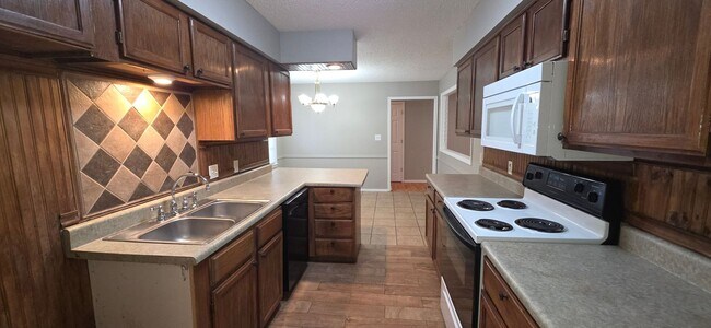 Photo - 4 Bedroom home in Southwest Springfield for $1595!