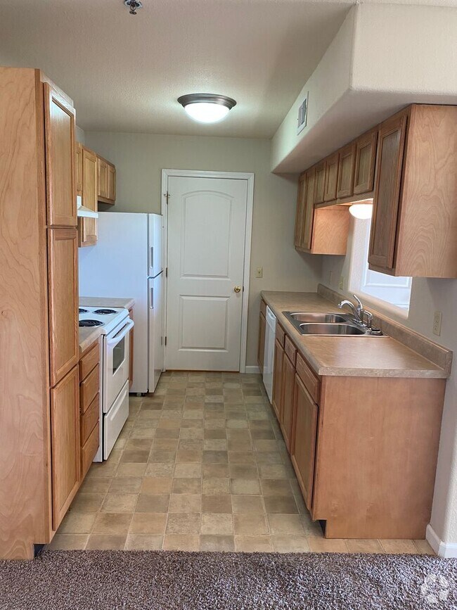Building Photo - Nice ground floor 1 bedroom apartment! Unit Q103