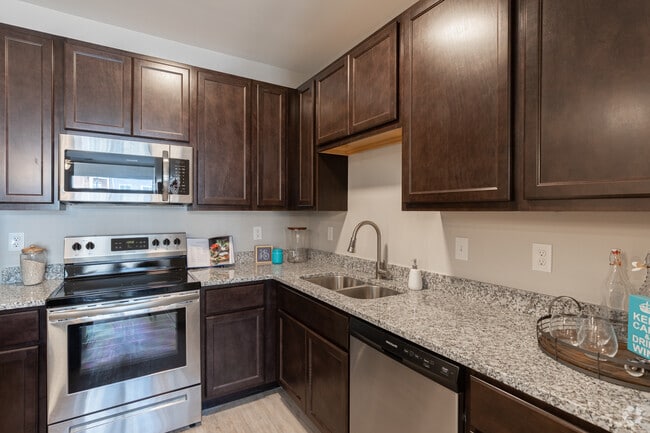 E - 2BR, 2BA - 988SF