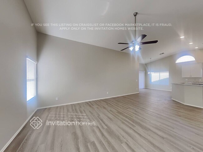 Photo - 11601 W Jackson St