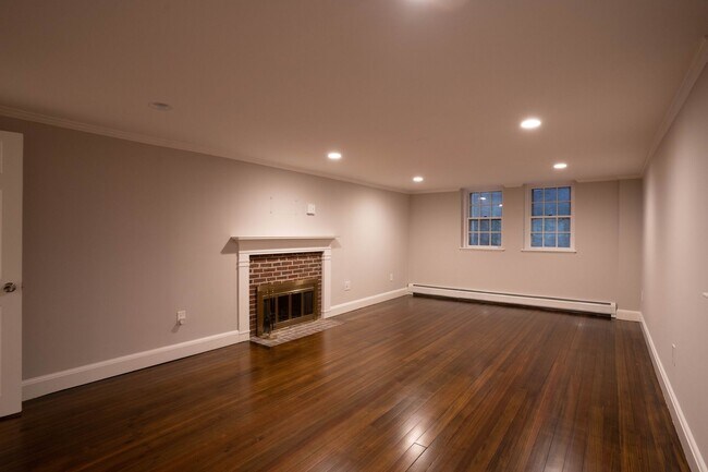 Photo - 42 Puddingstone Ln