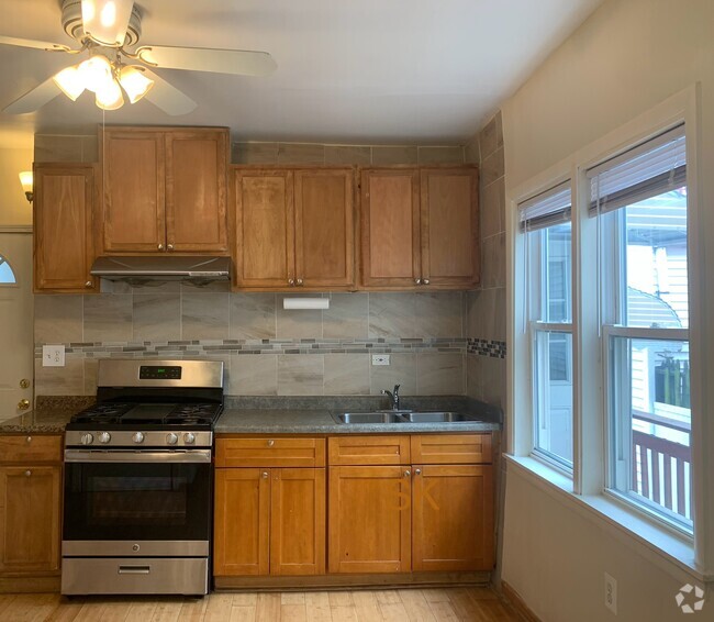 Building Photo - 2721 S Crowell St Unit 1R Rental