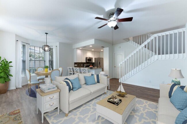 Photo - 340 Jacaranda Dr