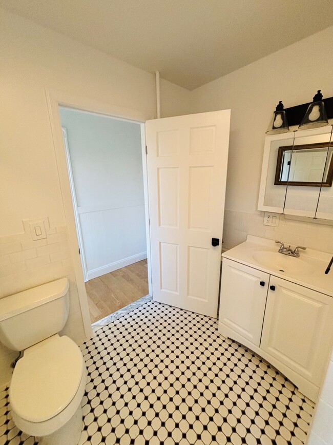 Photo - 420 Littleworth Ln