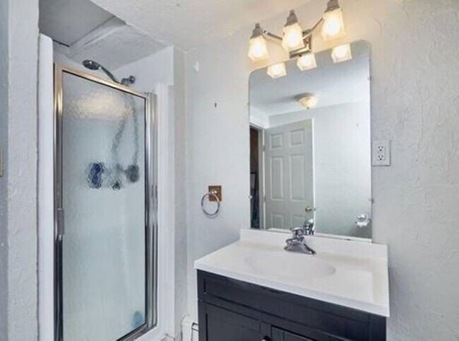 Photo - 10 Riverdale St