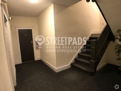 Building Photo - 2 bedroom in Boston MA 02135 Rental