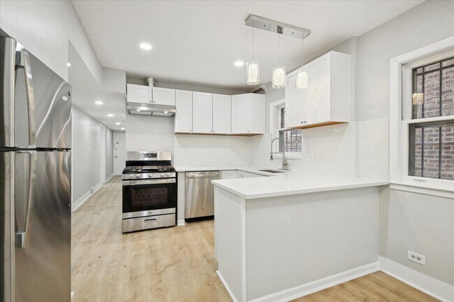 Photo - 2623 W Arthur Ave Unit 1