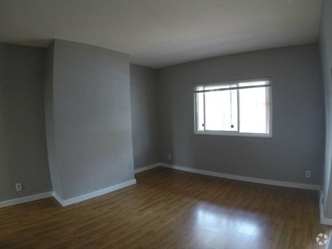 Building Photo - 2 Bedroom Single Family Mt Washington! Rental
