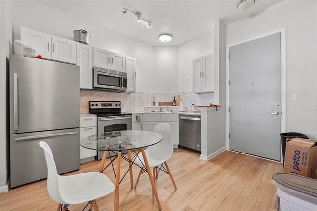 Photo - 898 Oak St SW Unit 1105