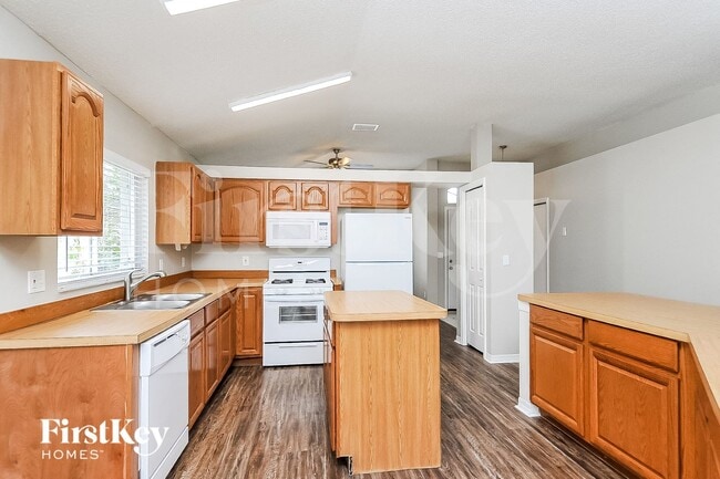 Photo - 1405 Compton St