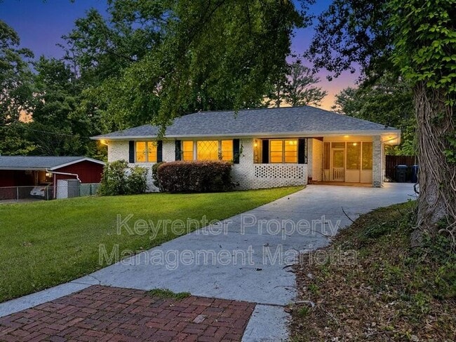 Building Photo - 2172 Pawnee Dr SE
