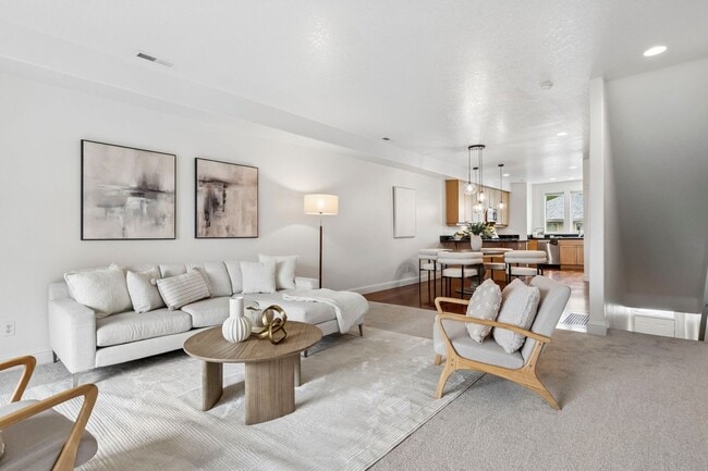 Photo - Spectacular SW Portland 2 bedroom Townhouse