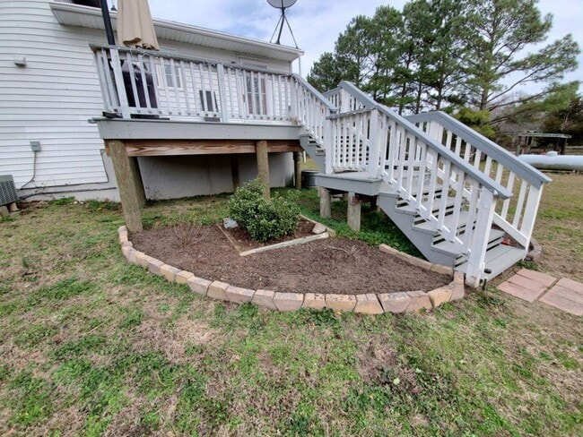 Building Photo - Lee's Neck Farm